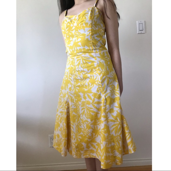 Vintage style yellow leaf pattern midi dress - Picture 2 of 4